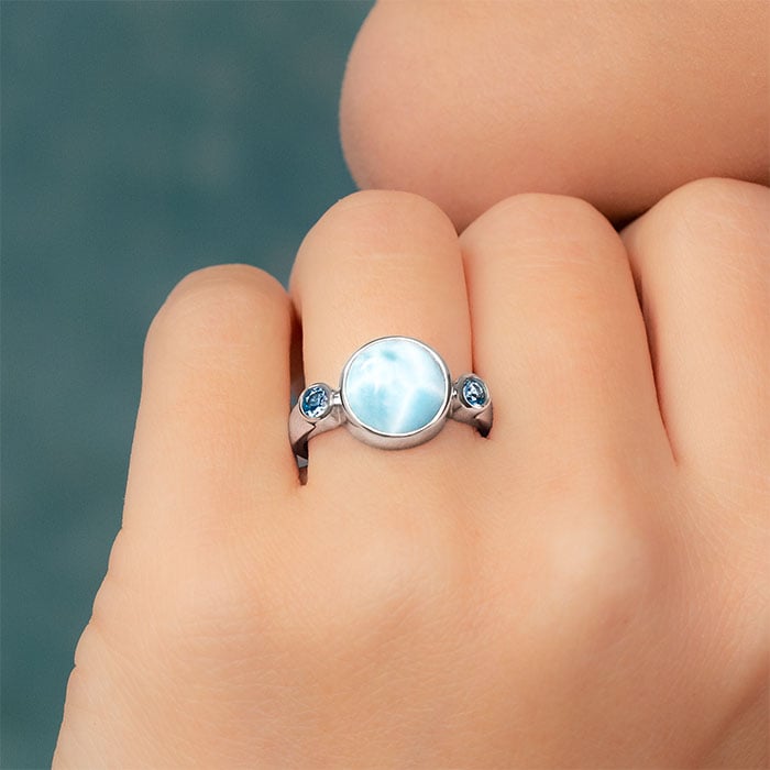 Round Ring in silver with larimar by marahlago