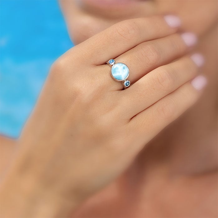 Round Ring in silver with larimar by marahlago