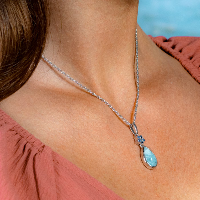 flower necklace in silver and larimar